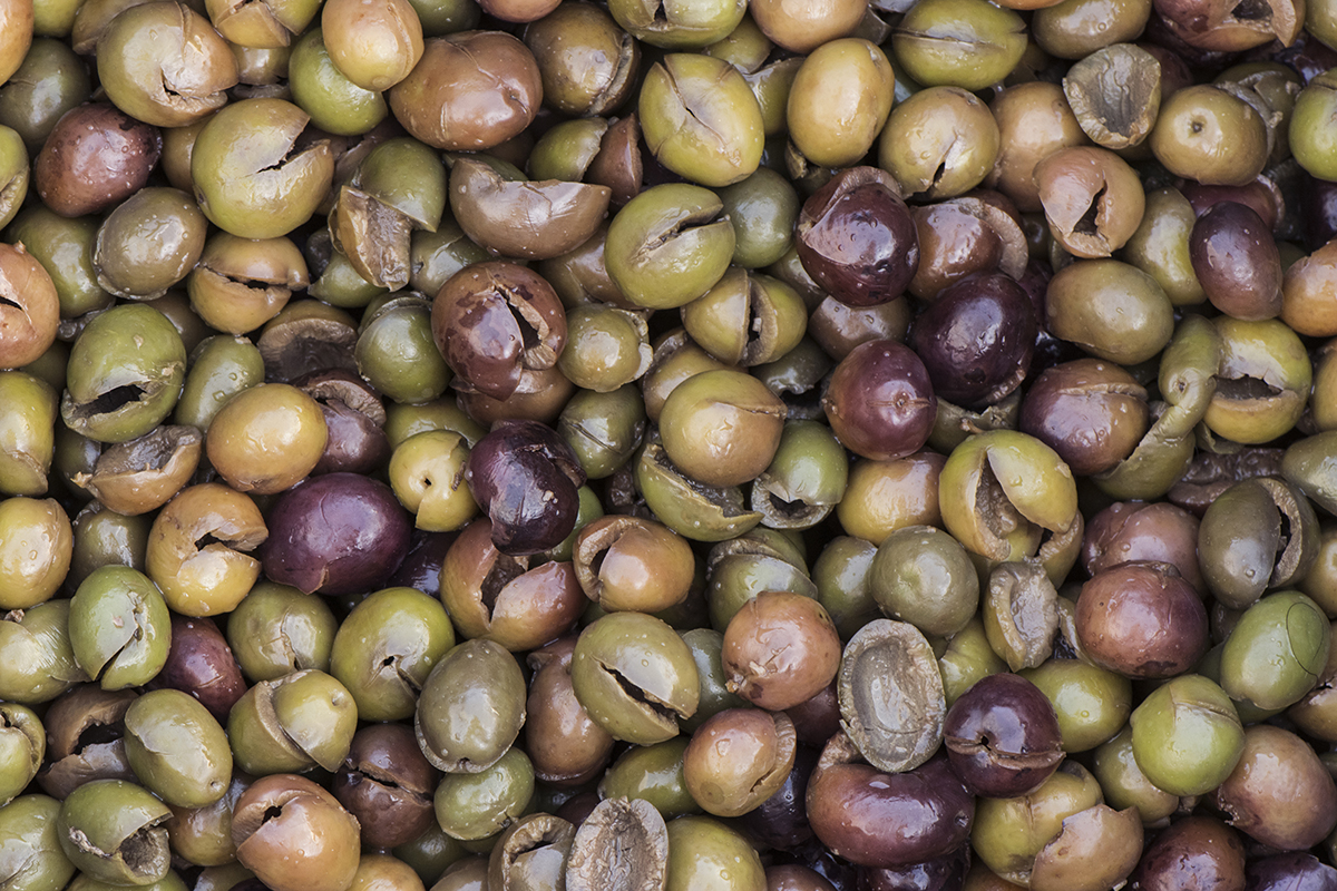 Calabrian traditions: crushed olives