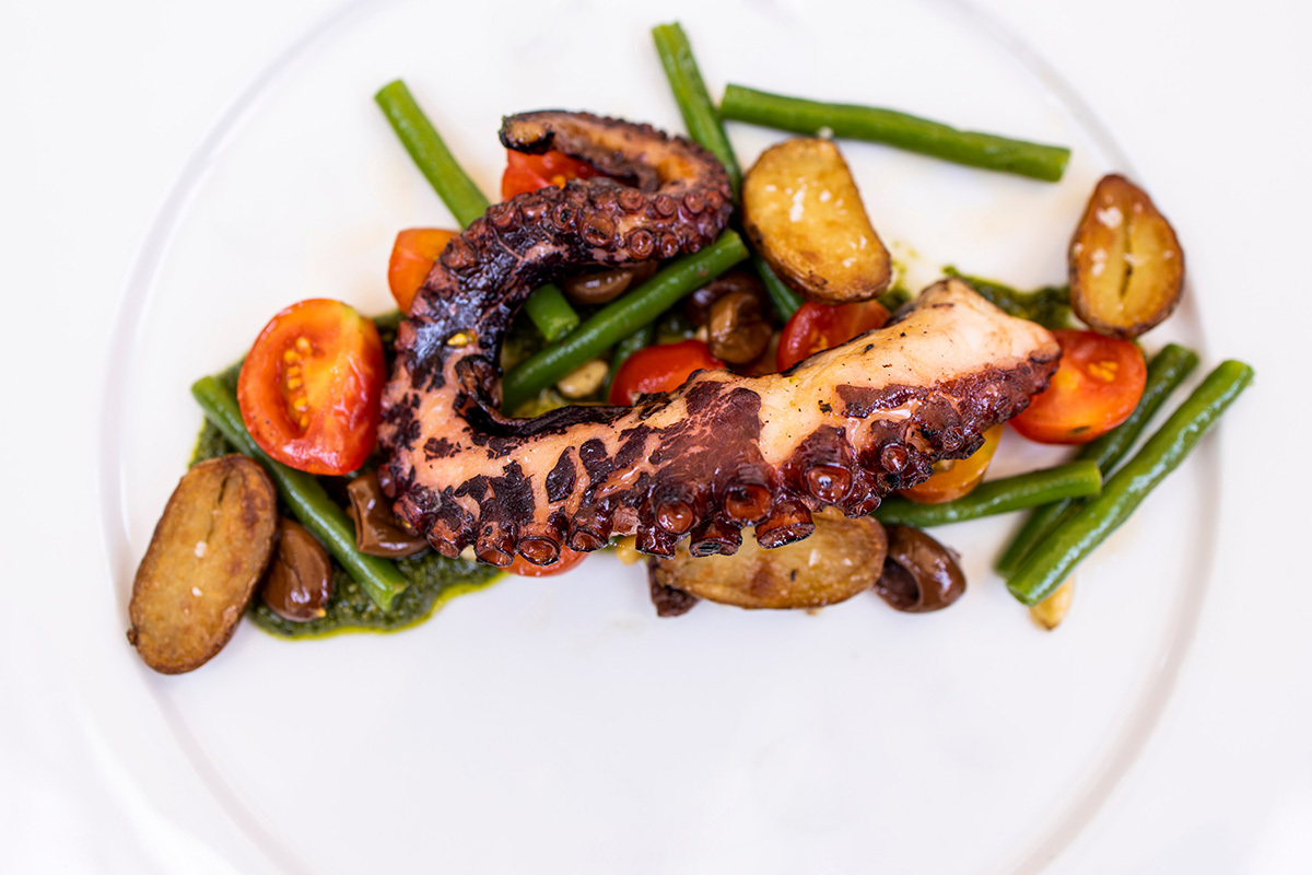 Octopus with potatoes and green beans