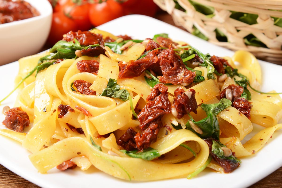 Pasta with sun dried tomatoes: the Calabrian recipe