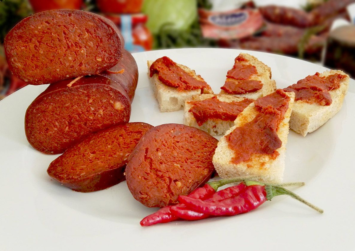 ‘Nduja: all about the most famous salami from Calabria