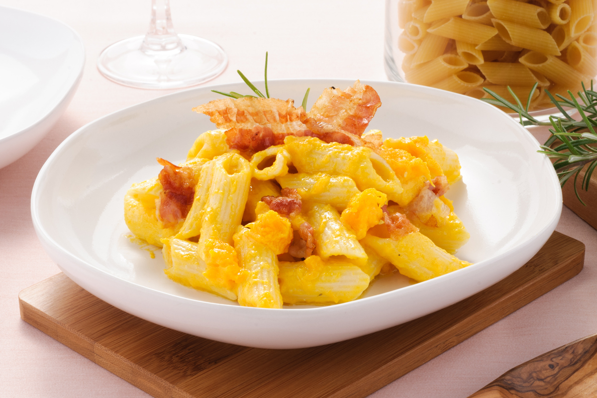 Pasta with pumpkin and bacon